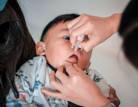 Oral rotavirus vaccination