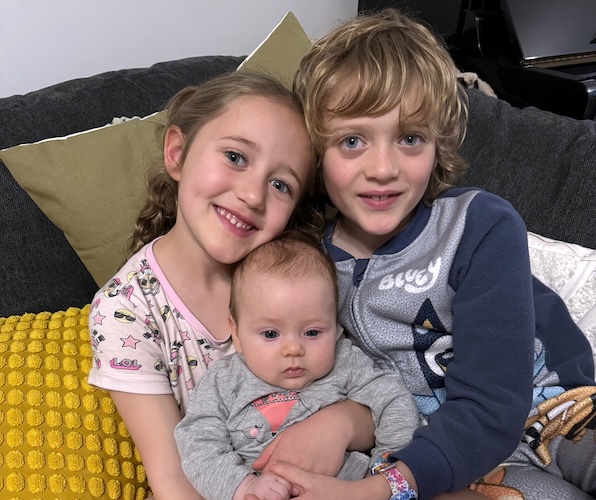 &nbsp;Nara (left) with her sister Leisel and brother Arlen
