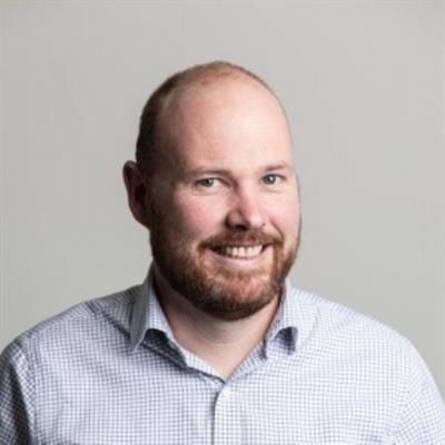 photo of Dr Cas Simons